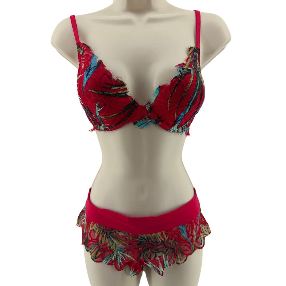 PINK Victoria’s Secret Red Lace Bra and Panty Set 32D Medium